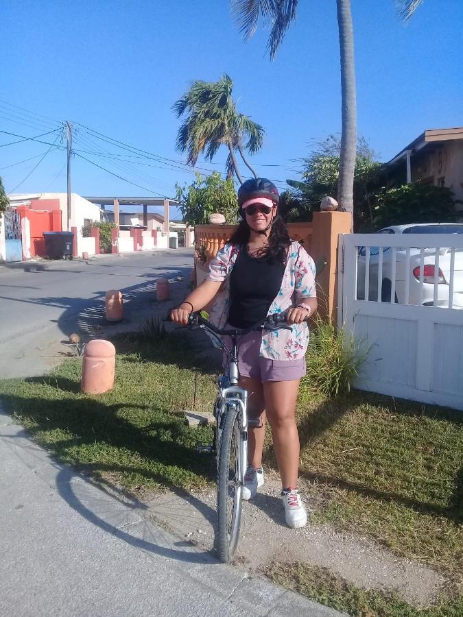 Aruba Backpackers Lejlighed Oranjestad Eksteriør billede