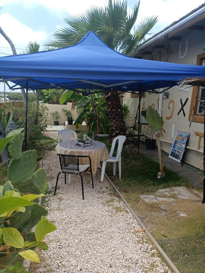 Aruba Backpackers Lejlighed Oranjestad Eksteriør billede